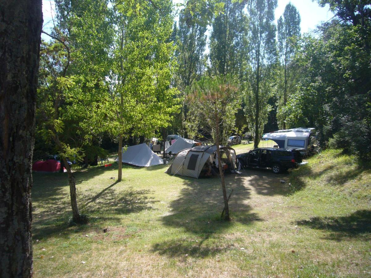 Camping De Graniers Monoblet Eksteriør bilde