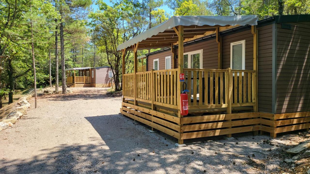 Camping De Graniers Monoblet Eksteriør bilde