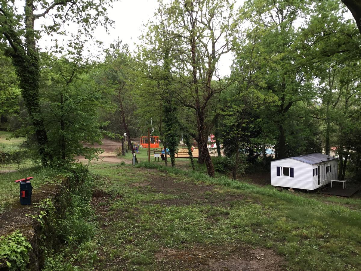 Camping De Graniers Monoblet Eksteriør bilde