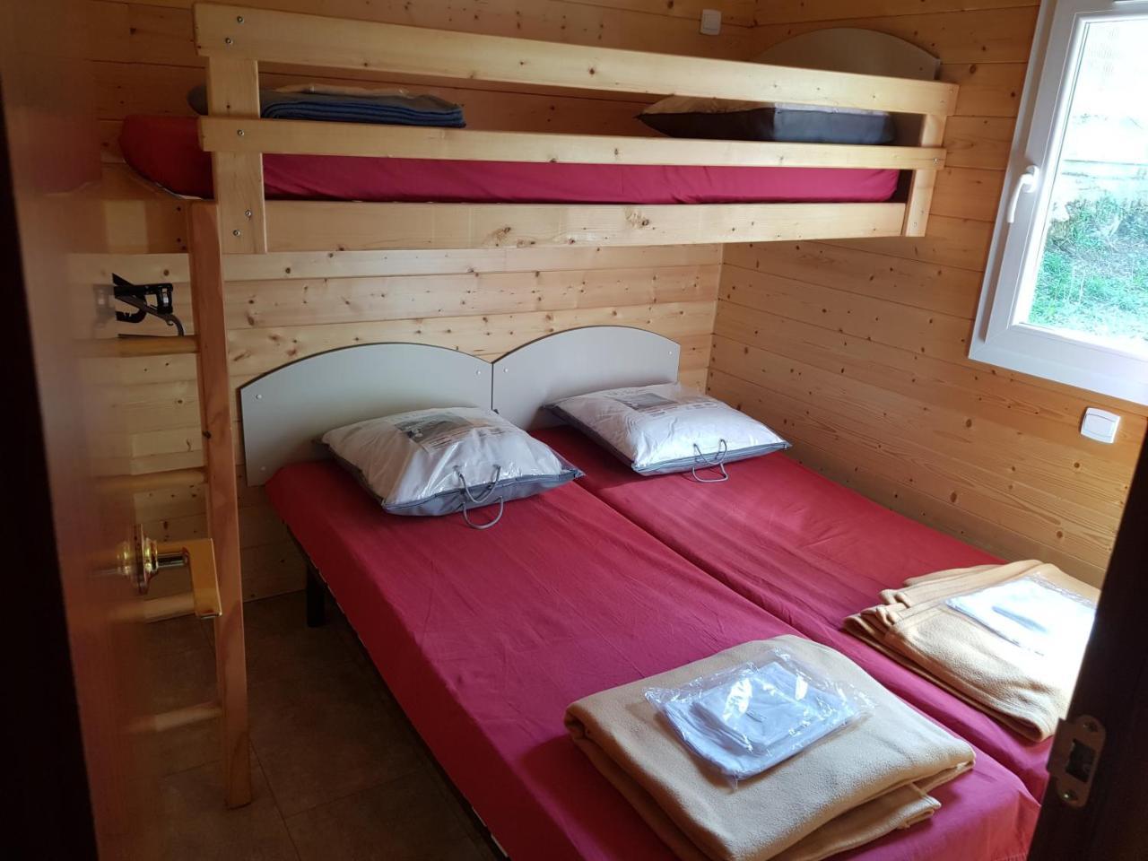 Camping De Graniers Monoblet Eksteriør bilde