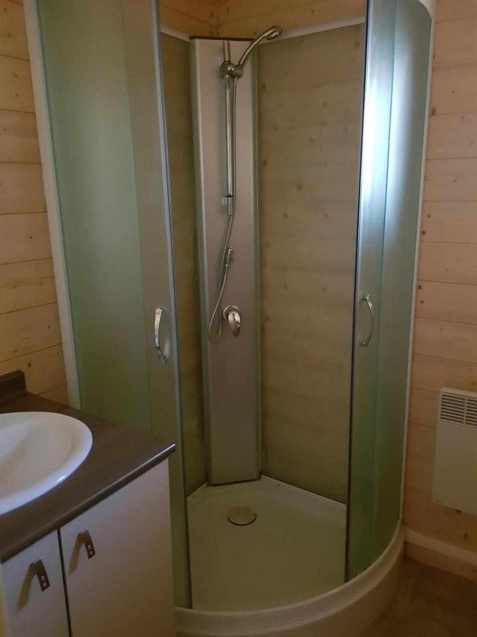 Camping De Graniers Monoblet Eksteriør bilde